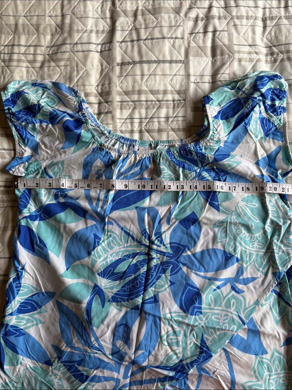 Set of 2 - Women's Hawaiian/Tropical Off-Shoulder Blouses, Size M - Picture 13 of 14